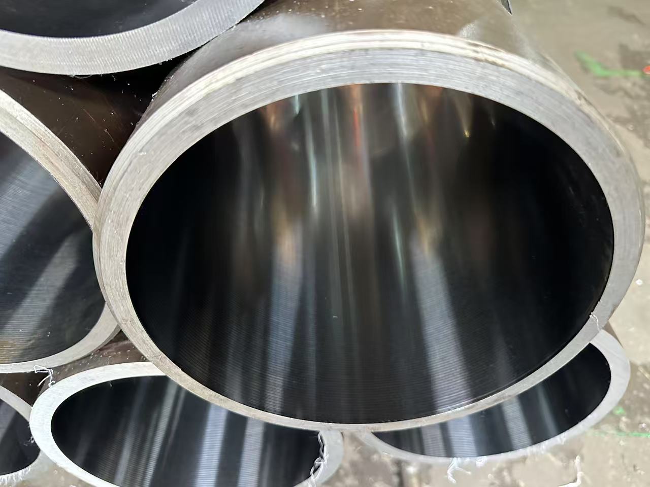 Precautions for Disassembling and Assembling Hydraulic Cylinder Barrels